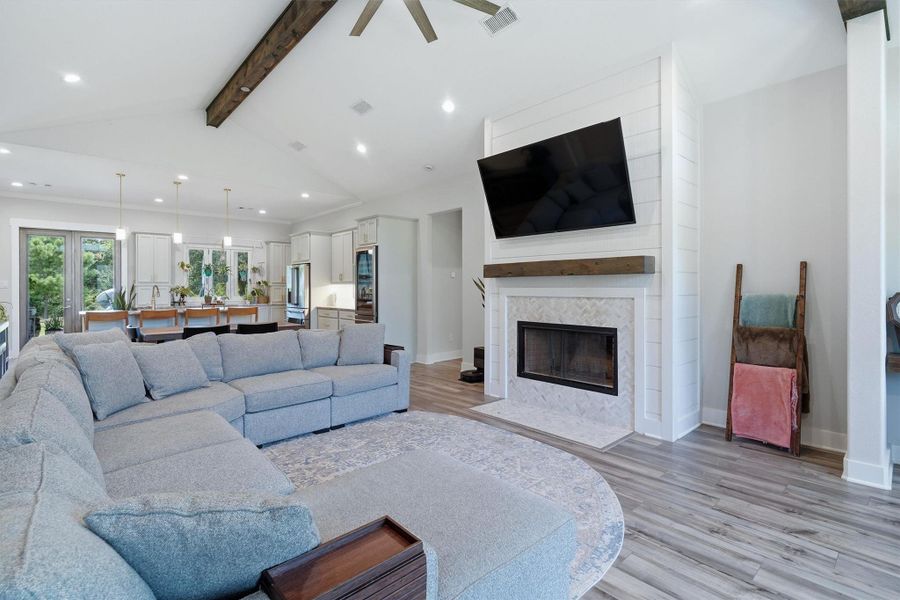 Open floorplan! Wall of windows offers a picturesque view of the property. Open floorplan! Wall of windows offers a picturesque view of the property.