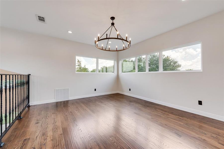 Spacious, unfurnished interior of a new home in , Waxahachie (Image 25).