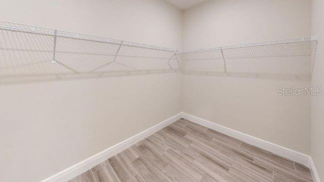 Spacious, unfurnished interior of a new home in , Venice (Image 12).