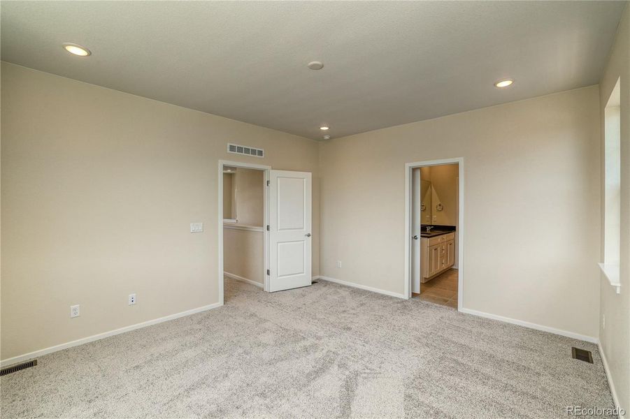 Spacious, unfurnished interior of a new home in The Aurora Highlands Summit Collection, Aurora (Image 15). Spacious, unfurnished interior of a new home in The Aurora Highlands Summit Collection, Aurora (Image 15).