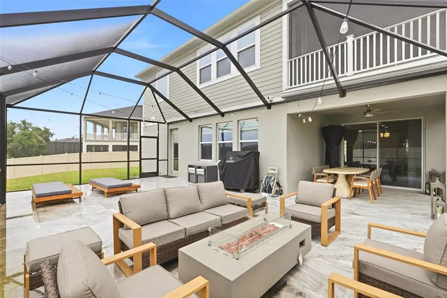 Exterior details and patio area of a home in , Apopka (Image 33).