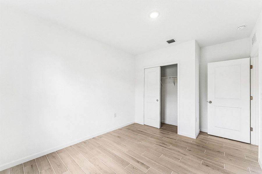 Spacious, unfurnished interior of a new home in , Port St. Lucie (Image 21).