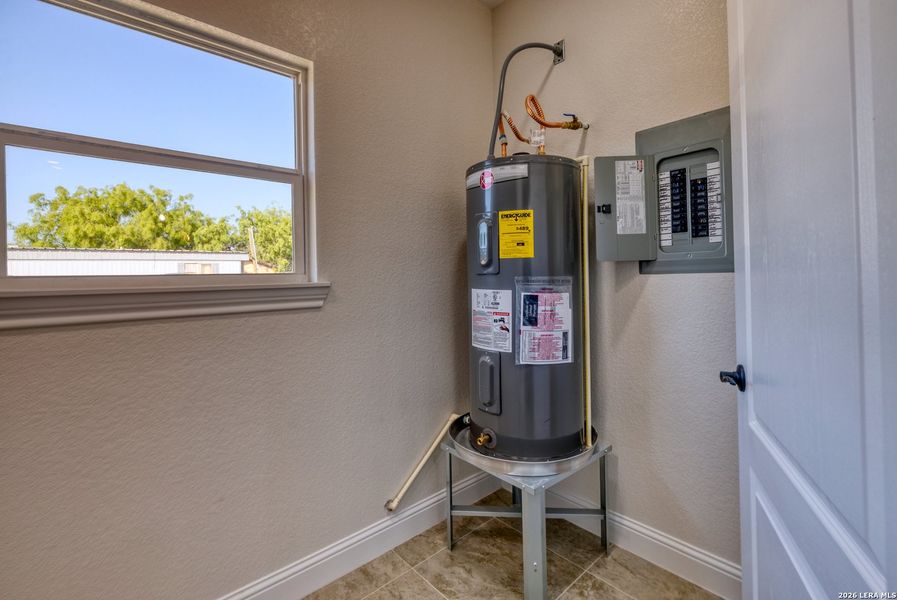 Close-up of interior finishes inside a home in , Eagle Pass (Image 10).