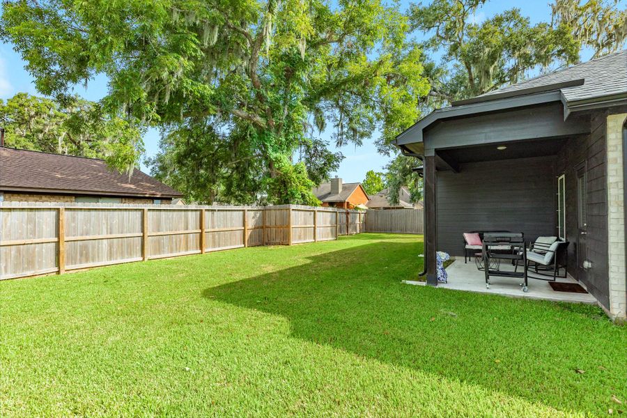 Exterior details and patio area of a home in Columbia Lakes, West Columbia (Image 21).