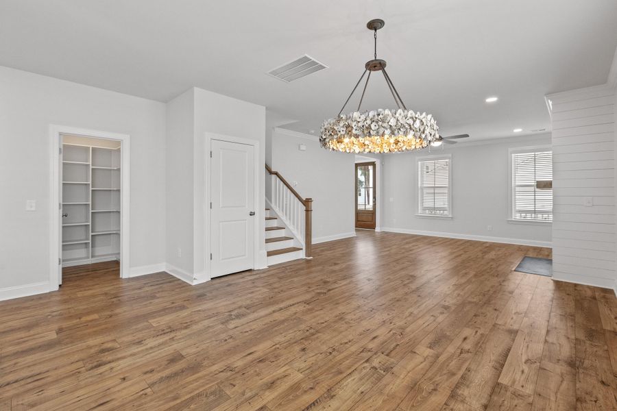 Spacious, unfurnished interior of a new home in Oak Bluff, Charleston (Image 25). Spacious, unfurnished interior of a new home in Oak Bluff, Charleston (Image 25).