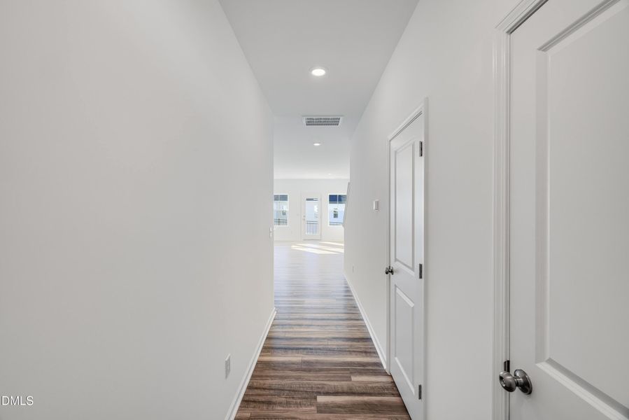 SUN_LawsonTownes_Pic_Cameron_Foyer_1of1