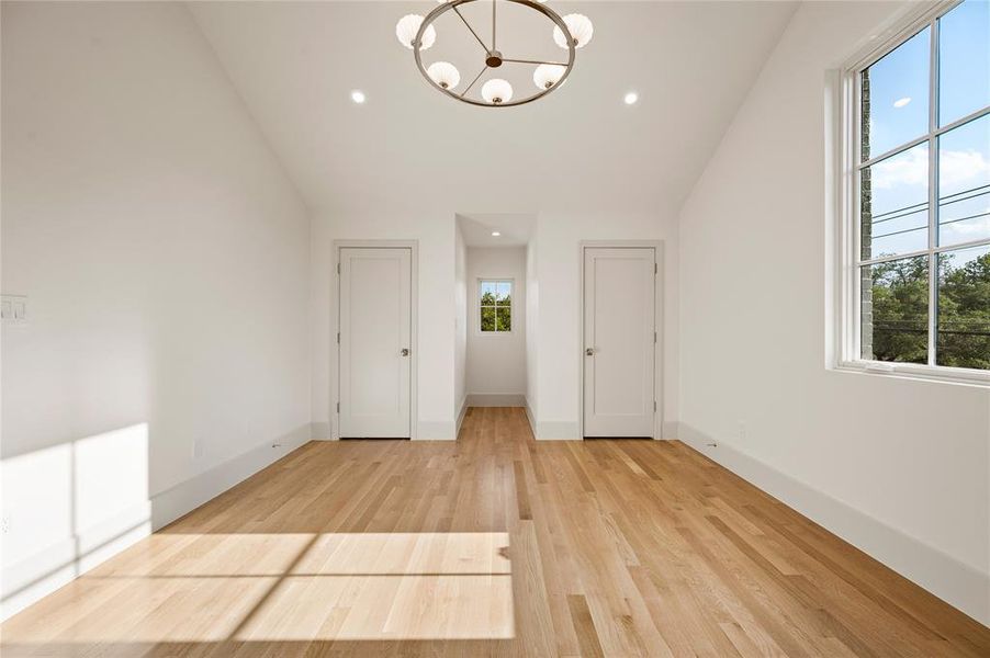 Spacious, unfurnished interior of a new home in , Richardson (Image 31).