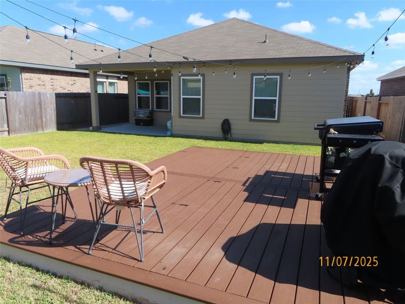 Exterior details and patio area of a home in Imperial Forest, Houston (Image 14).