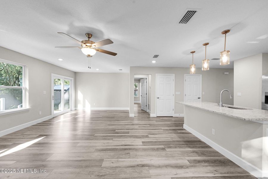 Spacious, unfurnished interior of a new home in , Jacksonville (Image 23).