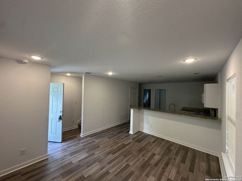 Spacious, unfurnished interior of a new home in , San Antonio (Image 8).