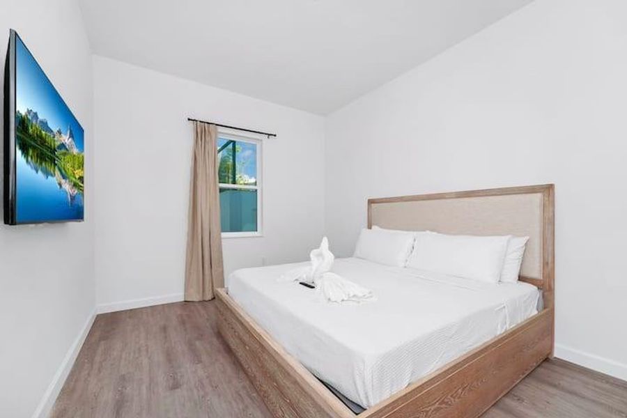 Furnished interior view inside a new home in , Davenport (Image 34).