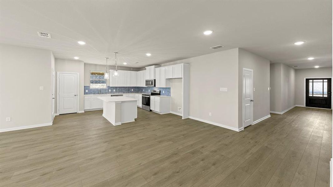 14. 2544 Three Bars - Dining (3) 14. 2544 Three Bars - Dining (3)