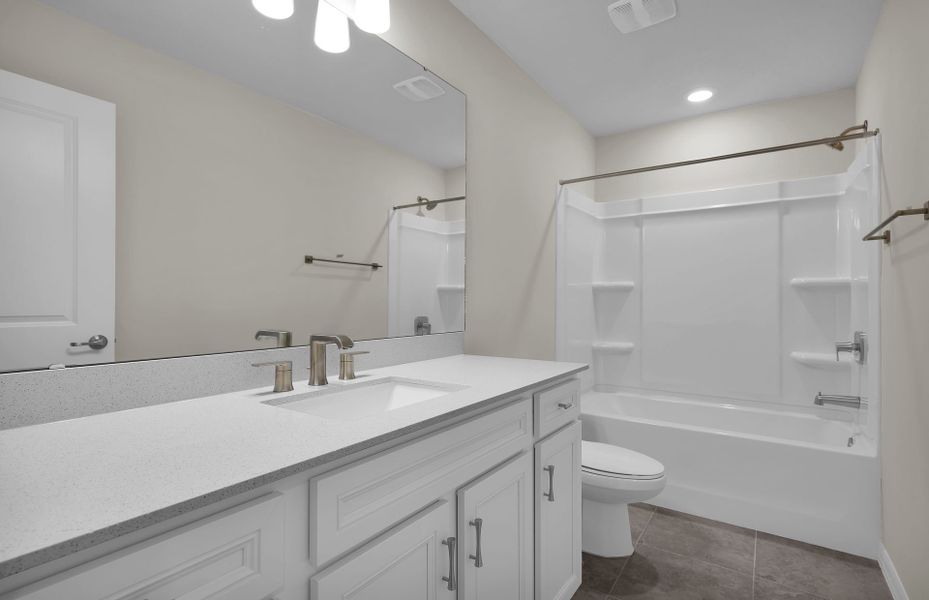 Representative furnished interior of a home built from the Morris by Pulte Homes in Murray Farms, Middleburg (Image 17).