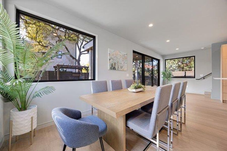 The dining area easily seats 8. Great for meals or having the crew over for co-working and meet-ups.