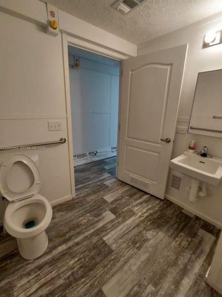 Spacious, unfurnished interior of a new home in , Clewiston (Image 14).