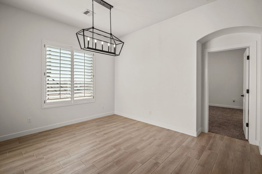 Spacious, unfurnished interior of a new home in Tierra Del Este 90, El Paso (Image 35).
