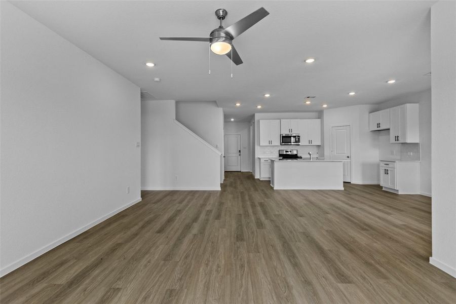 Spacious, unfurnished interior of a new home in Sunterra, Katy (Image 25). Spacious, unfurnished interior of a new home in Sunterra, Katy (Image 25).