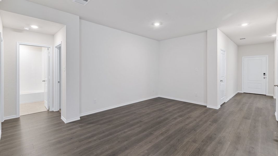Representative unfurnished interior of a home built from the X40L Lakeway by D.R. Horton in Valor Farms, Royse City (Image 25).