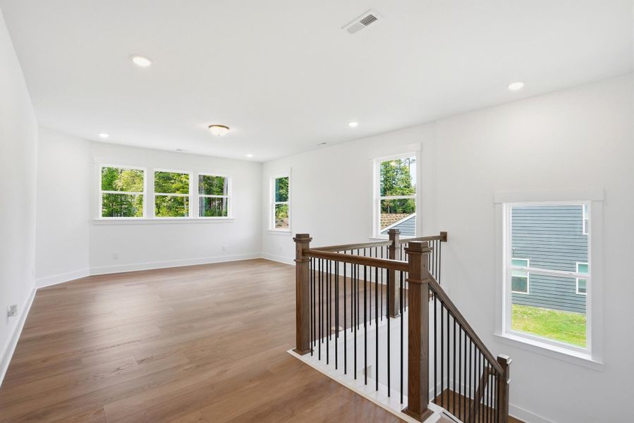 Spacious, unfurnished interior of a new home in Rone Creek, Waxhaw (Image 20).