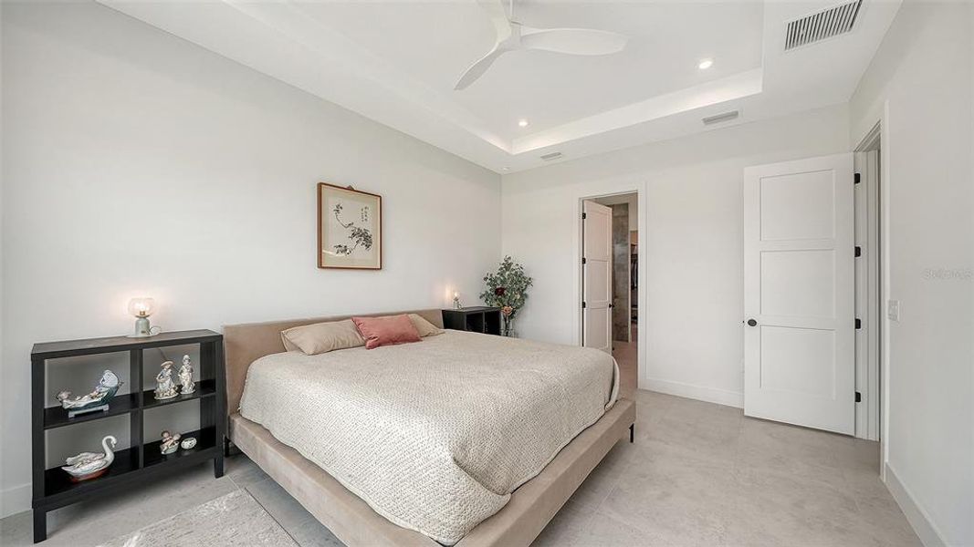 Furnished interior view inside a new home in , Sarasota (Image 46).