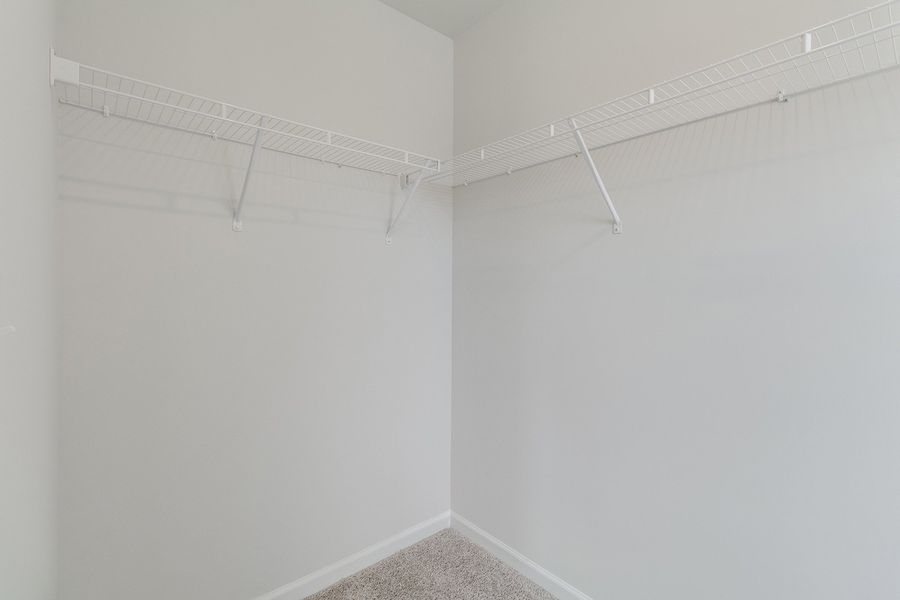 Spacious, unfurnished interior of a new home in Winston Point, Gilbert (Image 33).