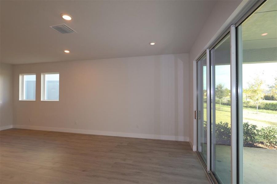 Spacious, unfurnished interior of a new home in Chapel Crossings - Garden Series, Wesley Chapel (Image 8). Spacious, unfurnished interior of a new home in Chapel Crossings - Garden Series, Wesley Chapel (Image 8).
