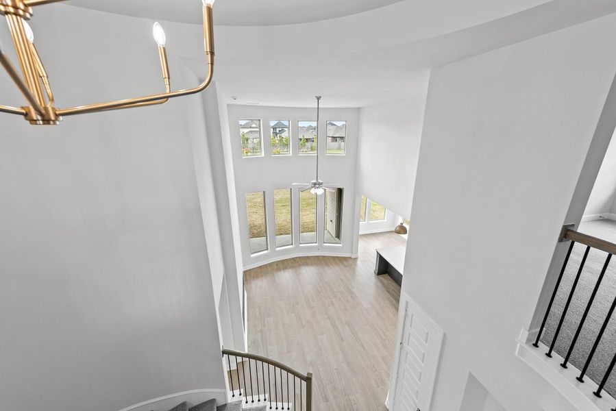 Representative image. Features, selections and colors may vary.