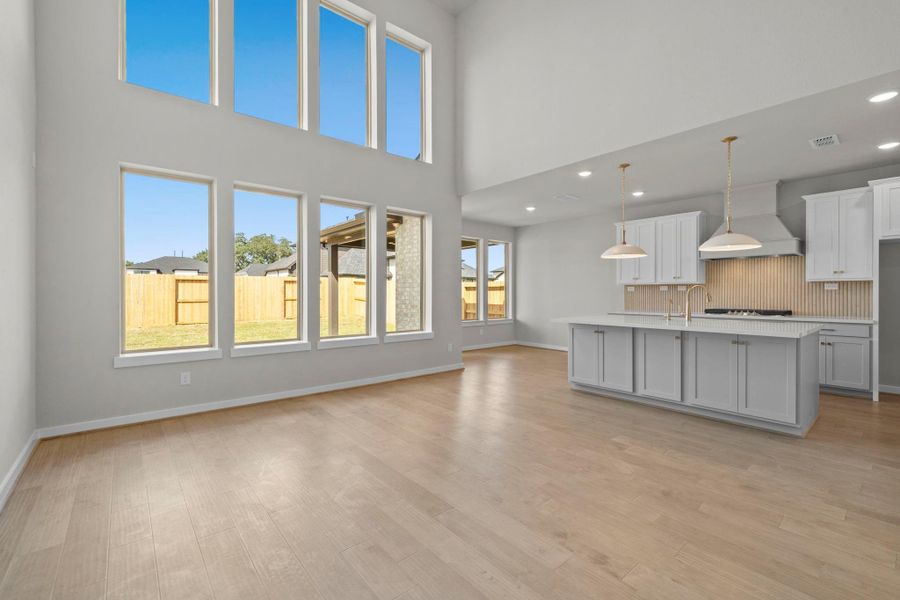 Spacious, unfurnished interior of a new home in Sienna 45', 50', Missouri City (Image 19).