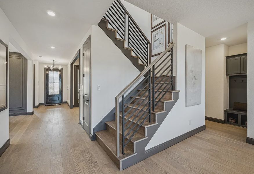 Plan 4069 Hall - Staged - 16 of 26