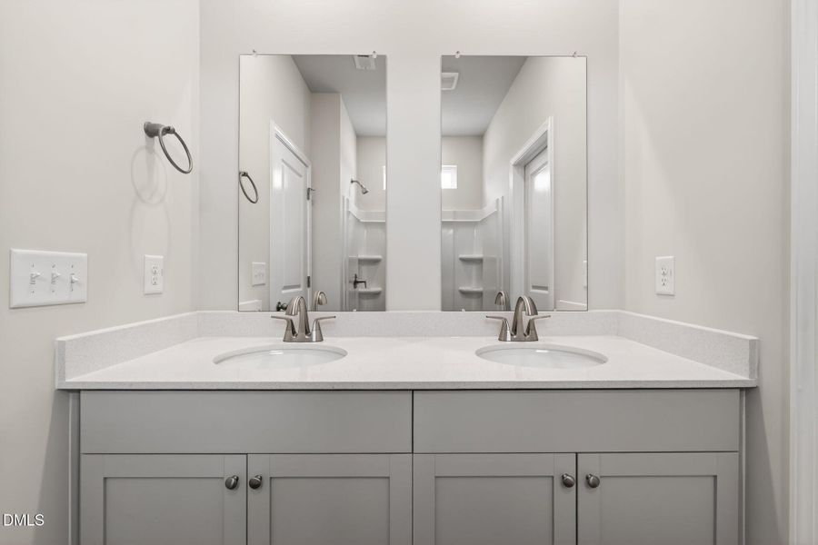 38-web-or-mls-DSC01586 38-web-or-mls-DSC01586