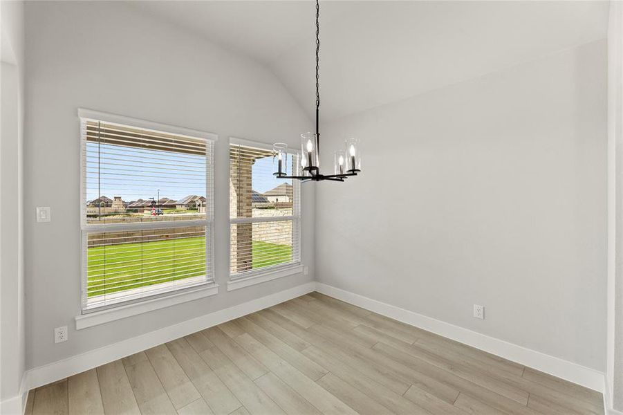 13. 429 Curtiss - Nook