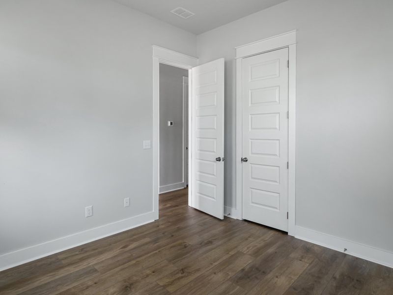 Spacious, unfurnished interior of a new home in Carnes Crossroads, Summerville (Image 22).