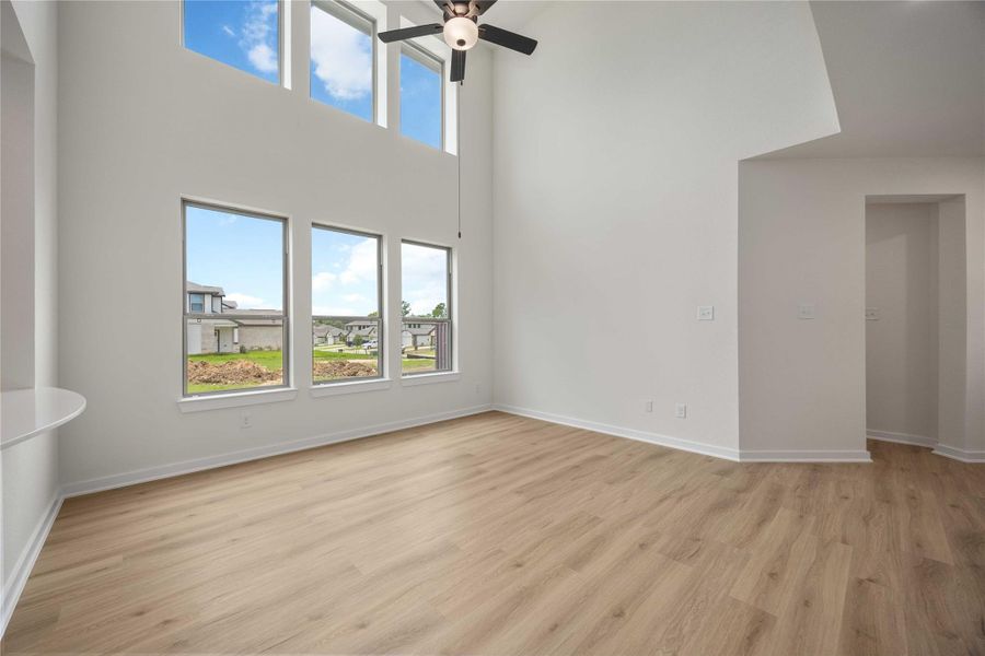 Spacious, unfurnished interior of a new home in Lexington Heights, Willis (Image 22).