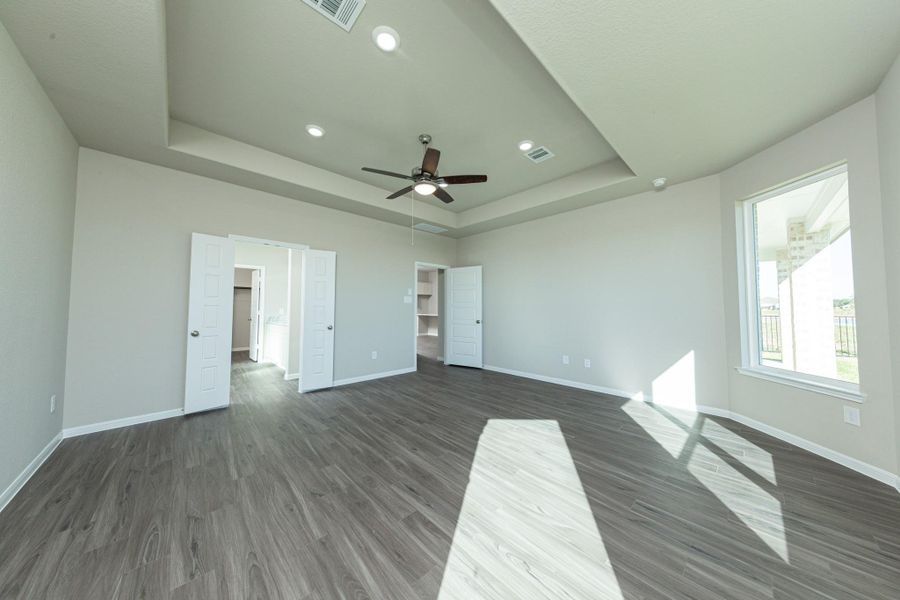 Spacious, unfurnished interior of a new home in River Ranch, Dayton (Image 13).