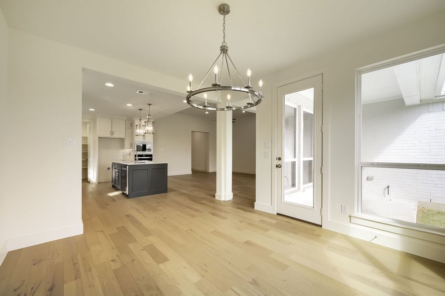 690 Red Cedar - Dining Area
