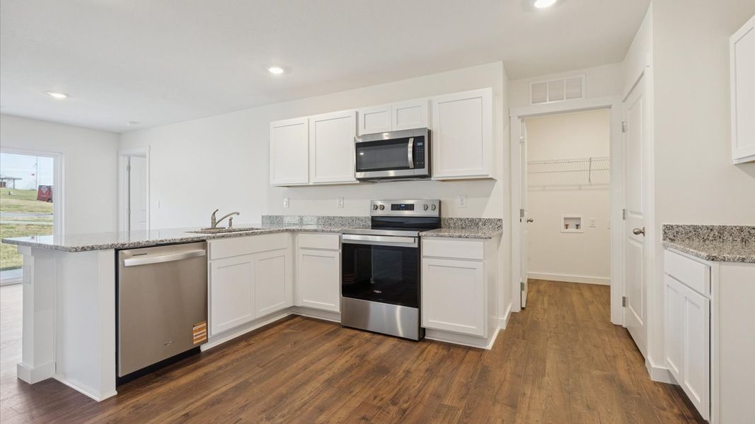 Furnished interior view inside a new home in Emory Creek, Harriman (Image 5).