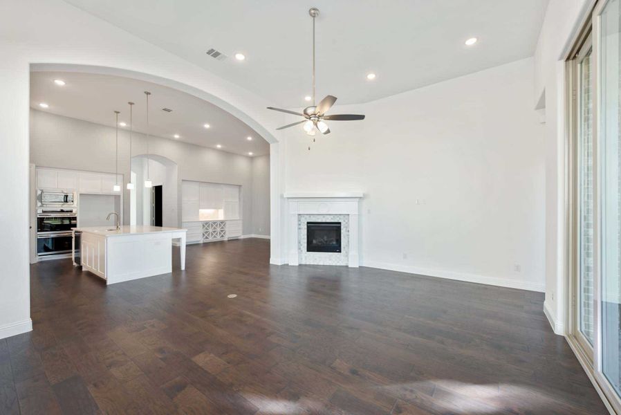 Representative unfurnished interior of a home built from the 217 by Highland Homes in Cross Creek West, Fulshear (Image 13).