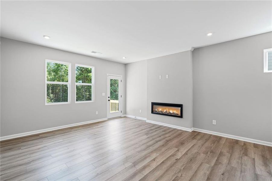 Spacious, unfurnished interior of a new home in Villas at Gold Creek, Dawsonville (Image 15).