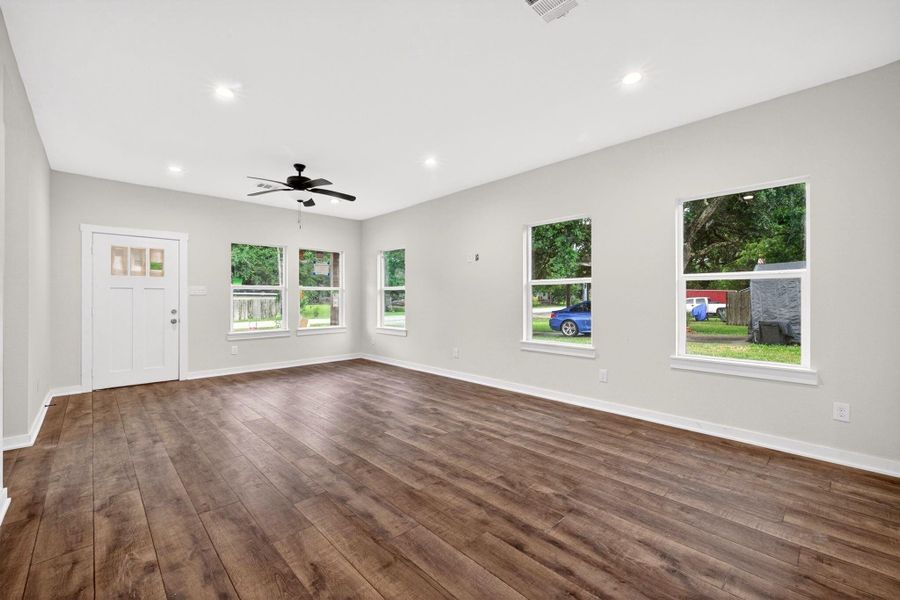 Spacious, unfurnished interior of a new home in , La Marque (Image 14). Spacious, unfurnished interior of a new home in , La Marque (Image 14).