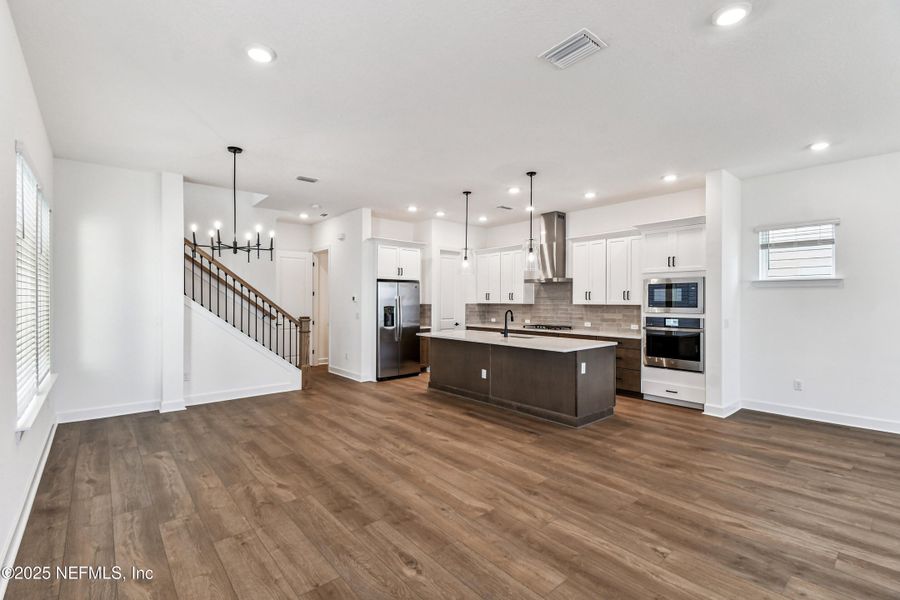 Image 25 of a home in Granville at eTown 34'.