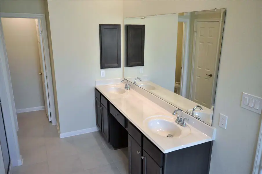 Furnished interior view inside a new home in Pedregal, League City (Image 5).