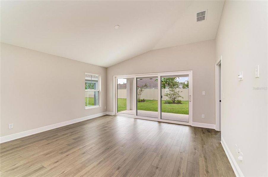 Spacious, unfurnished interior of a new home in Crosswind Point, Parrish (Image 9).