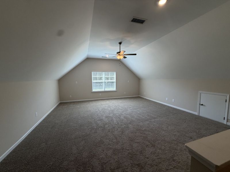Spacious, unfurnished interior of a new home in Sagewood, Tullahoma (Image 19). Spacious, unfurnished interior of a new home in Sagewood, Tullahoma (Image 19).