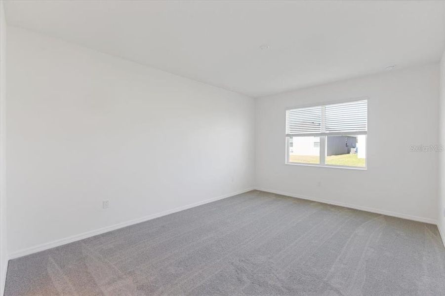 Spacious, unfurnished interior of a new home in Cypress Park Estates, Haines City (Image 12).