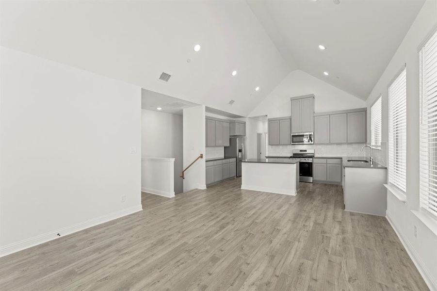 11. 2543 Brunswick - Dining (2)