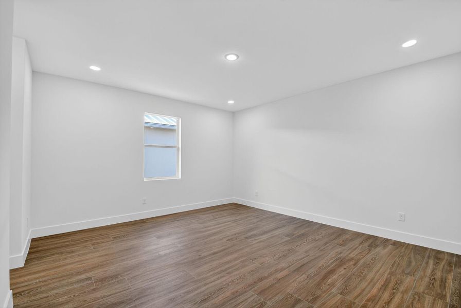 Spacious, unfurnished interior of a new home in , Jupiter (Image 45).