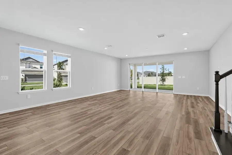 Spacious, unfurnished interior of a new home in Center Lake Ranch Community Group Page, St. Cloud (Image 30).