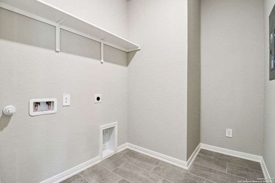 Spacious, unfurnished interior of a new home in Arcadia Ridge - Premier Series, San Antonio (Image 29). Spacious, unfurnished interior of a new home in Arcadia Ridge - Premier Series, San Antonio (Image 29).