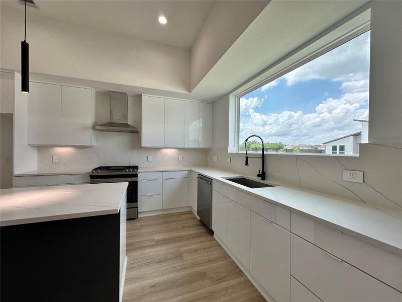 Furnished interior view inside a new home in , Missouri City (Image 6).