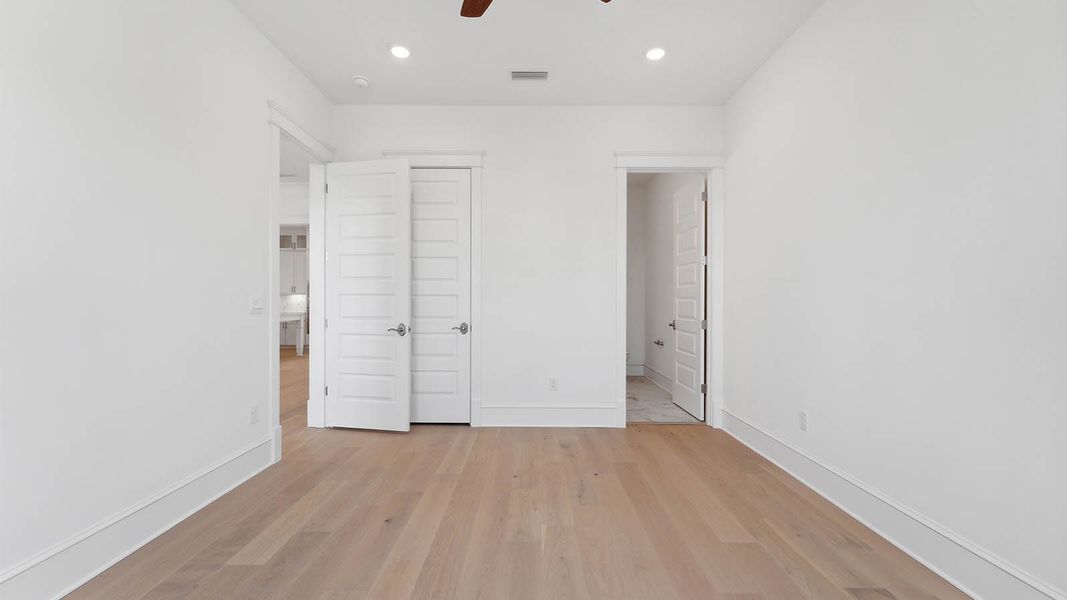 Representative unfurnished interior of a home built from the Cayman by D.R. Horton in Parkside, Santa Rosa Beach (Image 31).